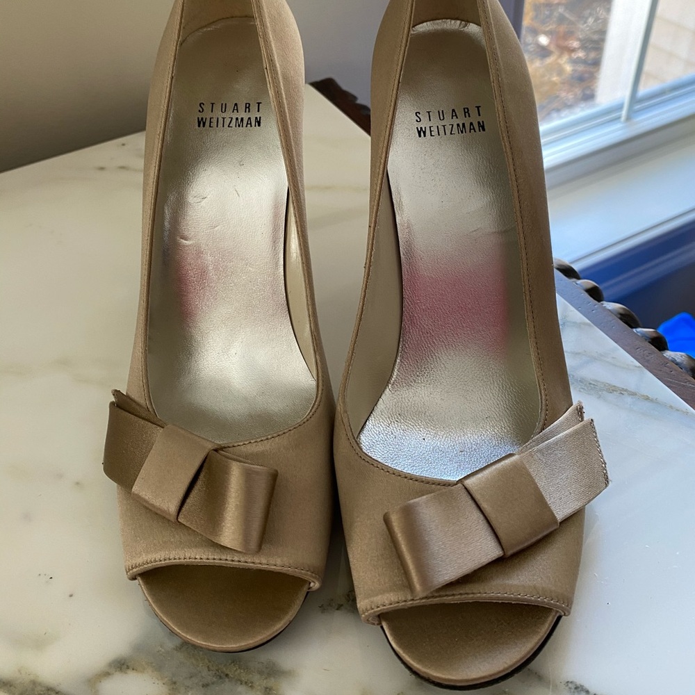 Stuart Weitzman Gold Peep Toe Pump